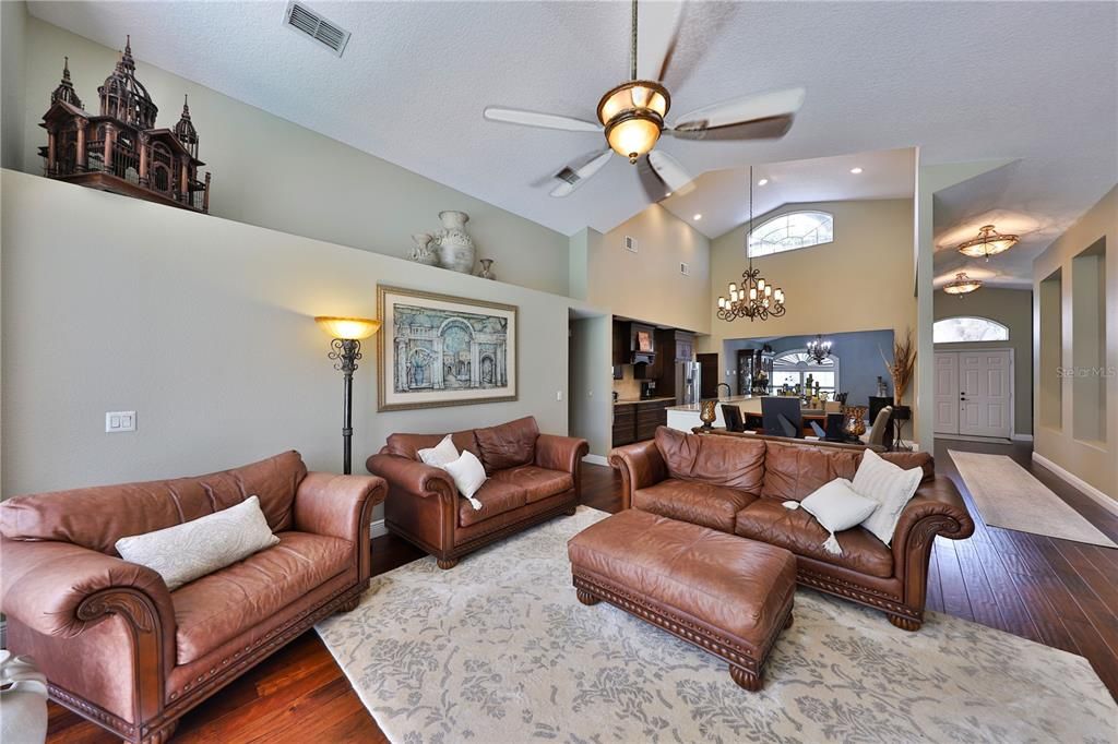 For Sale: $679,900 (4 beds, 3 baths, 2515 Square Feet)