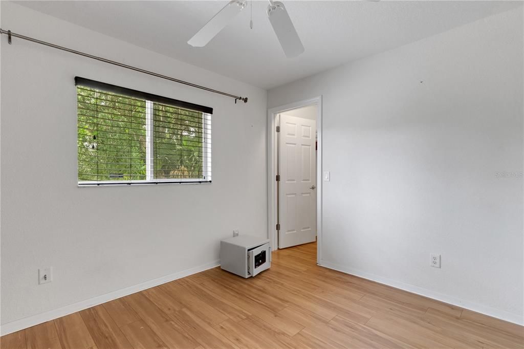 Activo con contrato: $369,000 (3 camas, 2 baños, 1728 Pies cuadrados)
