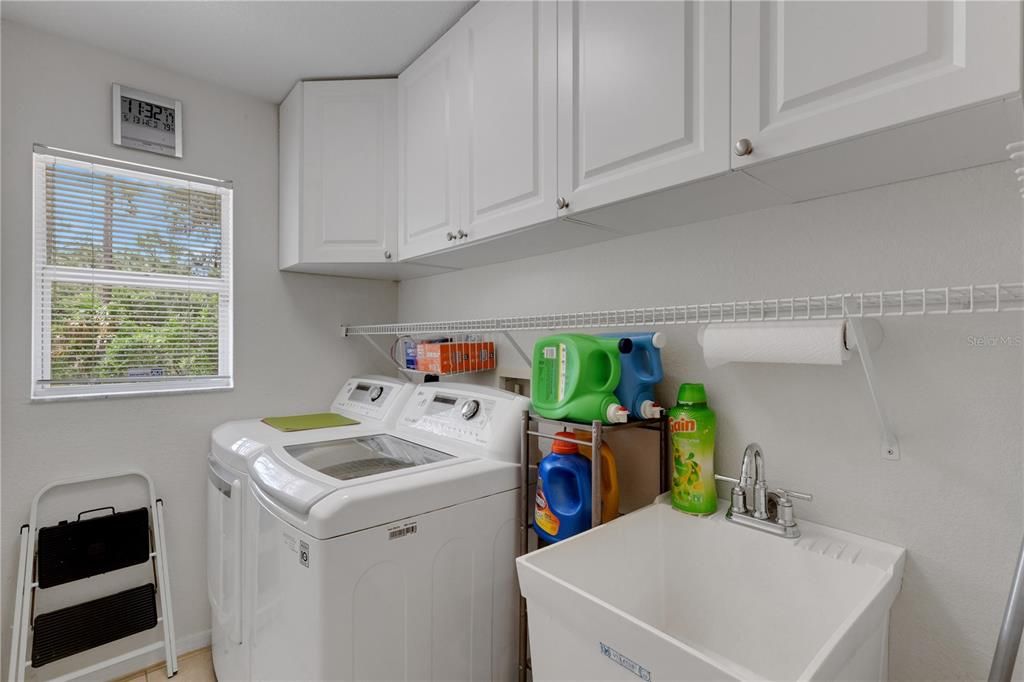 Activo con contrato: $369,000 (3 camas, 2 baños, 1728 Pies cuadrados)