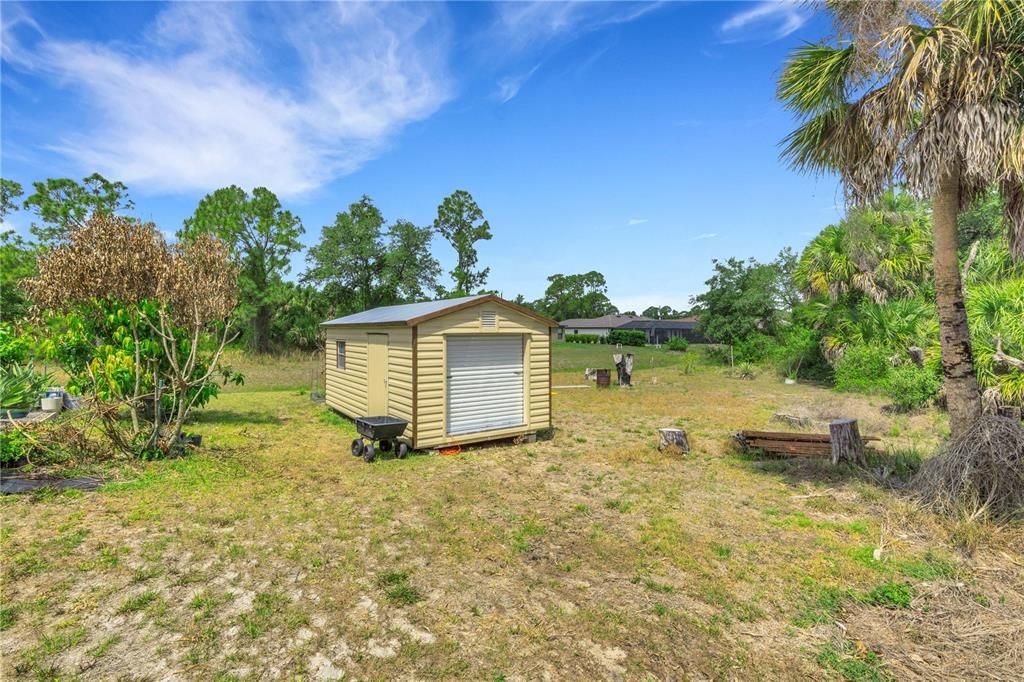 Activo con contrato: $369,000 (3 camas, 2 baños, 1728 Pies cuadrados)