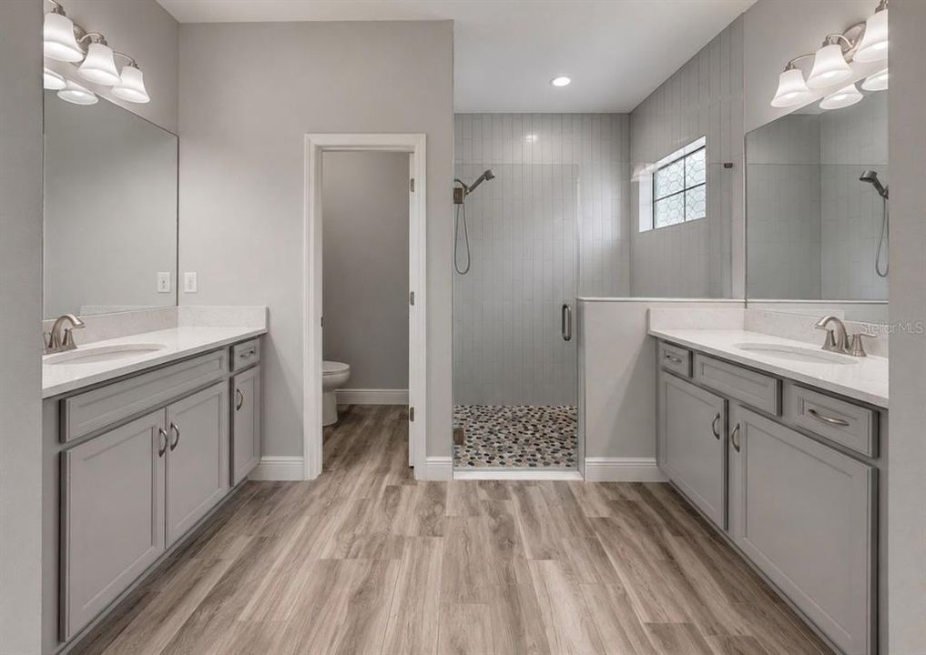 Activo con contrato: $525,000 (4 camas, 2 baños, 2128 Pies cuadrados)