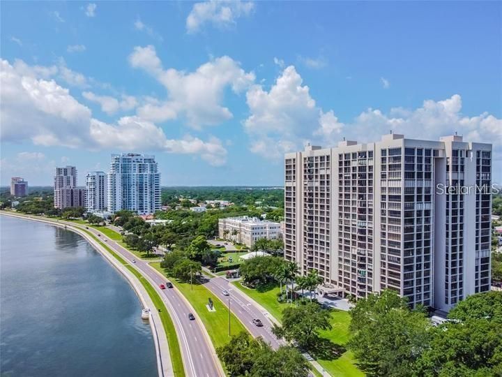 For Rent: $6,000 (3 beds, 3 baths, 1996 Square Feet)