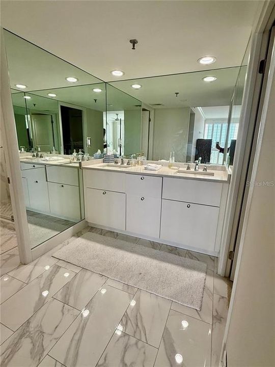 For Rent: $6,000 (3 beds, 3 baths, 1996 Square Feet)