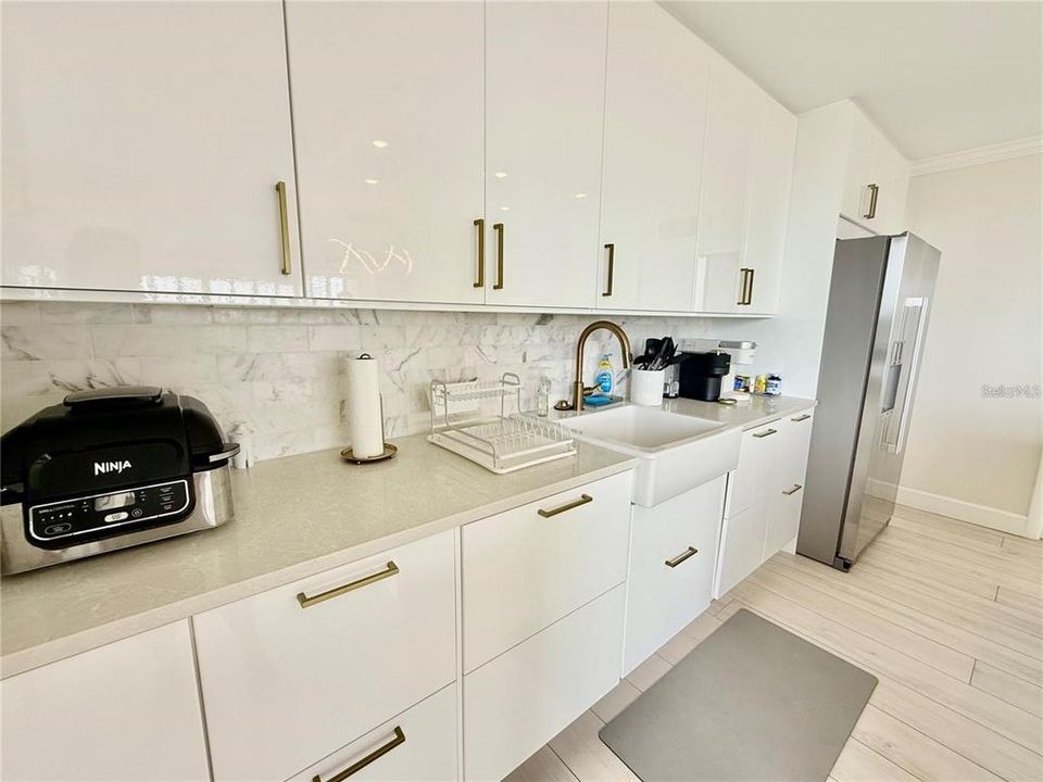 For Rent: $6,000 (3 beds, 3 baths, 1996 Square Feet)