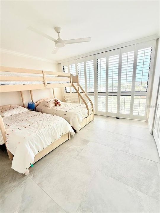For Rent: $6,000 (3 beds, 3 baths, 1996 Square Feet)