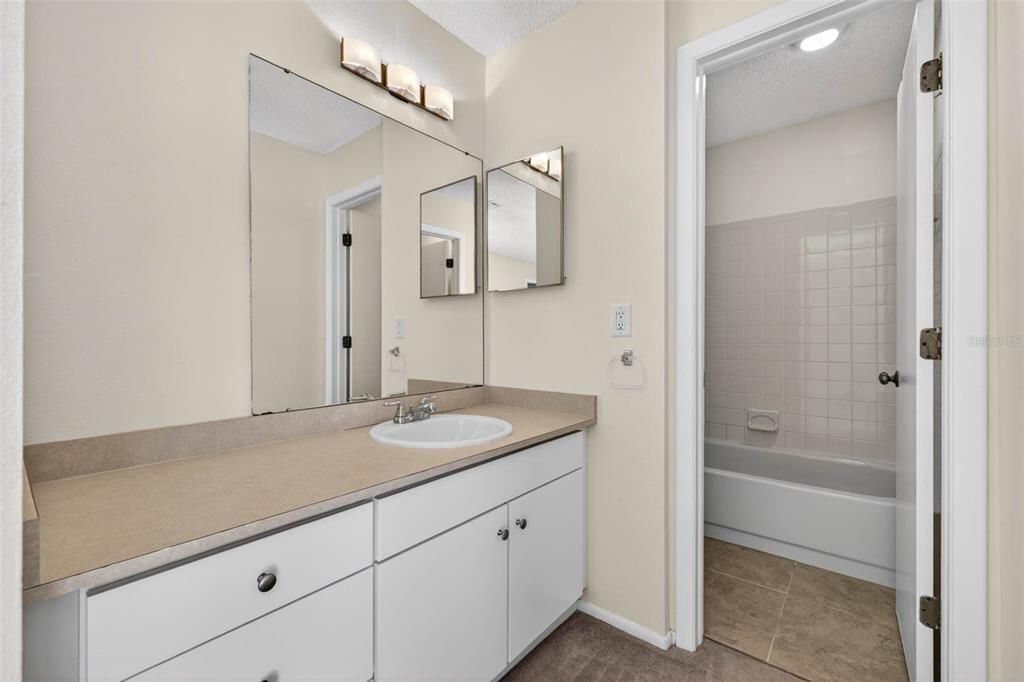 В аренду: $3,200 (2 спален, 2 ванн, 1210 Квадратных фут)