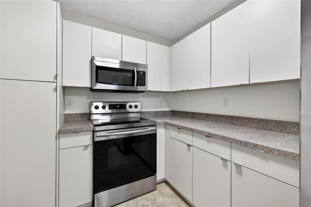 В аренду: $3,200 (2 спален, 2 ванн, 1210 Квадратных фут)
