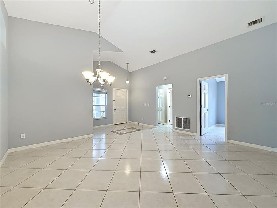 En Venta: $335,000 (2 camas, 2 baños, 1679 Pies cuadrados)