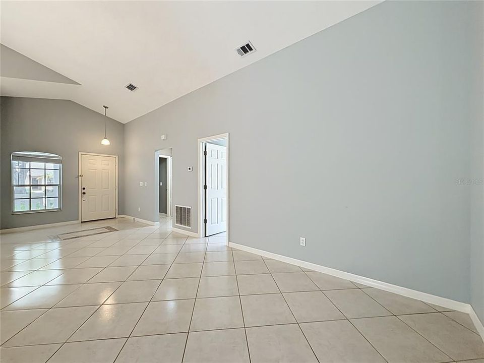 En Venta: $335,000 (2 camas, 2 baños, 1679 Pies cuadrados)