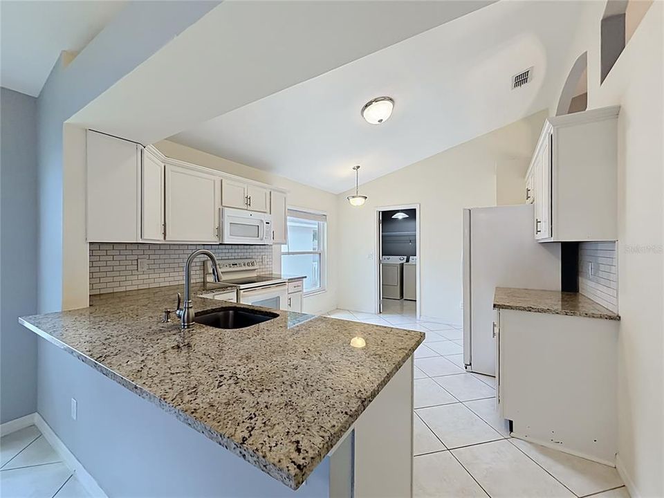 En Venta: $335,000 (2 camas, 2 baños, 1679 Pies cuadrados)