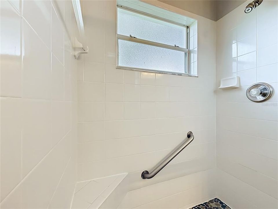 En Venta: $335,000 (2 camas, 2 baños, 1679 Pies cuadrados)