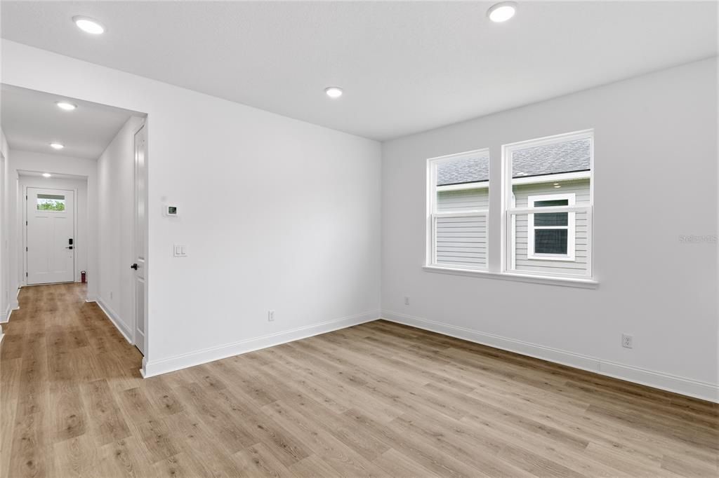 For Sale: $336,464 (4 beds, 3 baths, 1810 Square Feet)