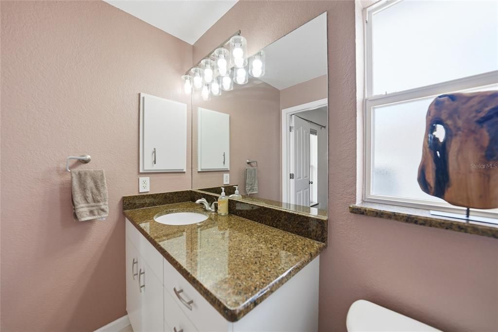 Activo con contrato: $259,900 (3 camas, 2 baños, 1322 Pies cuadrados)