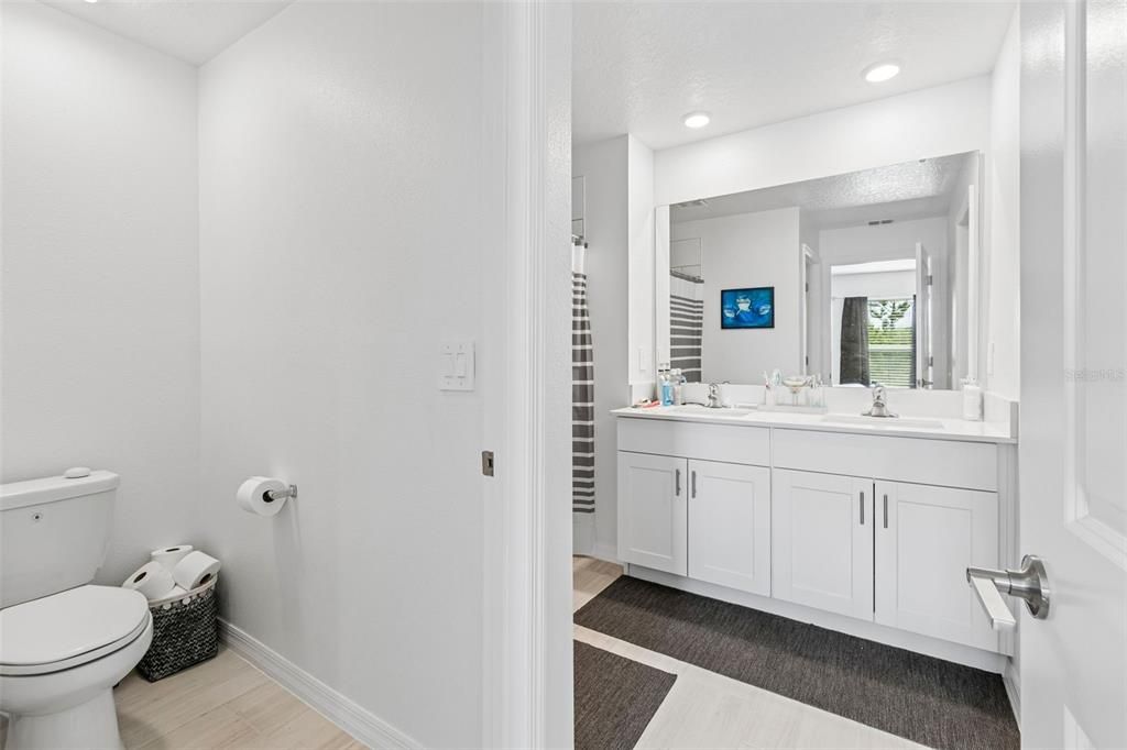 For Sale: $329,900 (3 beds, 2 baths, 1451 Square Feet)