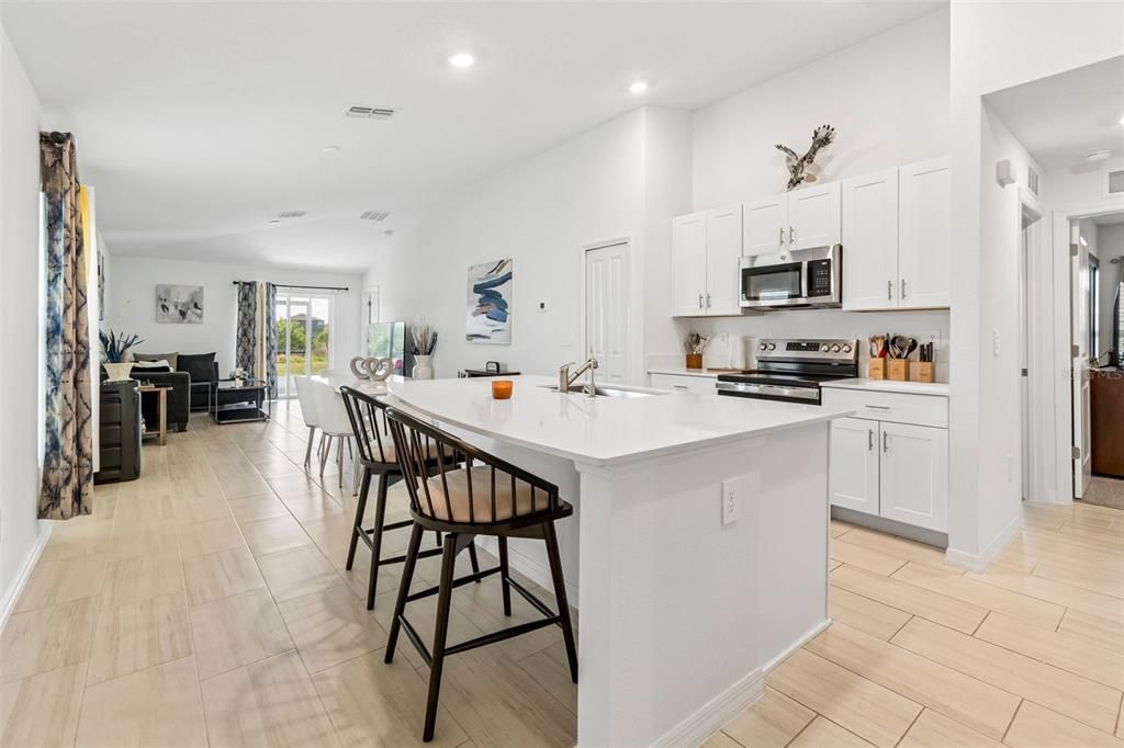 For Sale: $329,900 (3 beds, 2 baths, 1451 Square Feet)
