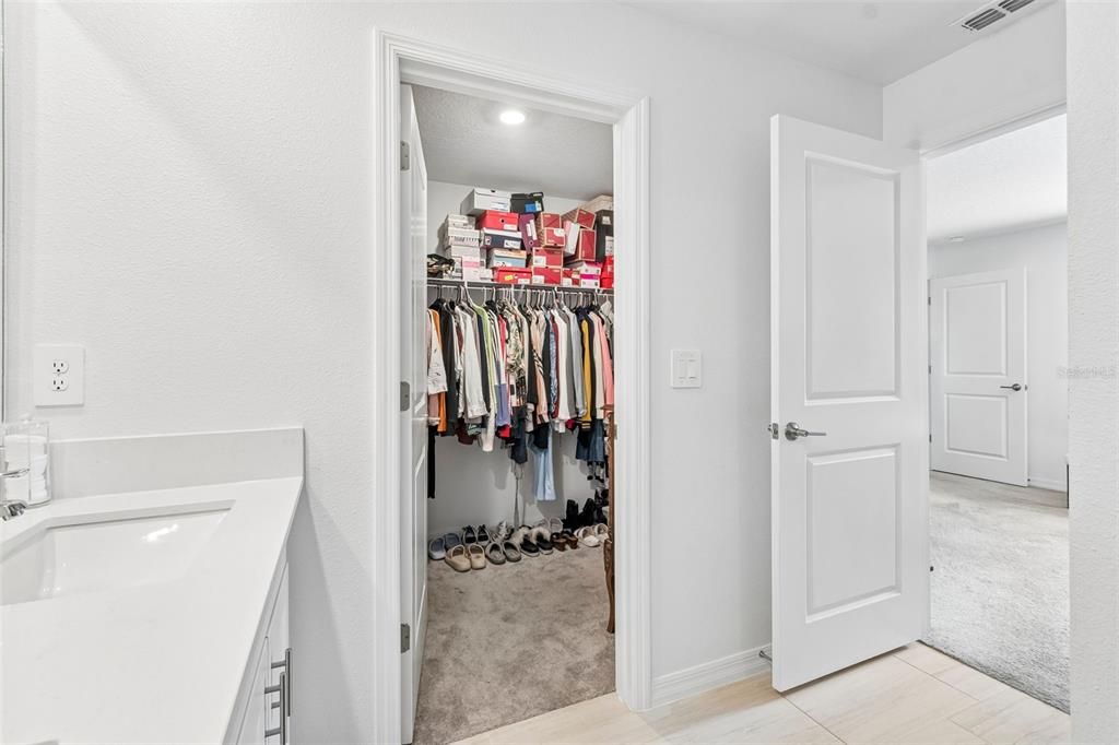 For Sale: $329,900 (3 beds, 2 baths, 1451 Square Feet)