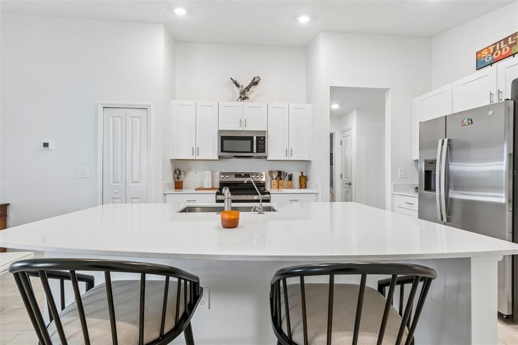 For Sale: $329,900 (3 beds, 2 baths, 1451 Square Feet)