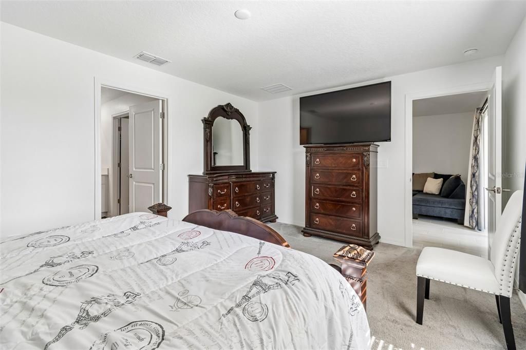 For Sale: $329,900 (3 beds, 2 baths, 1451 Square Feet)