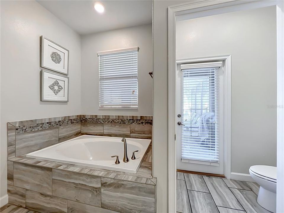For Sale: $724,800 (8 beds, 5 baths, 3909 Square Feet)