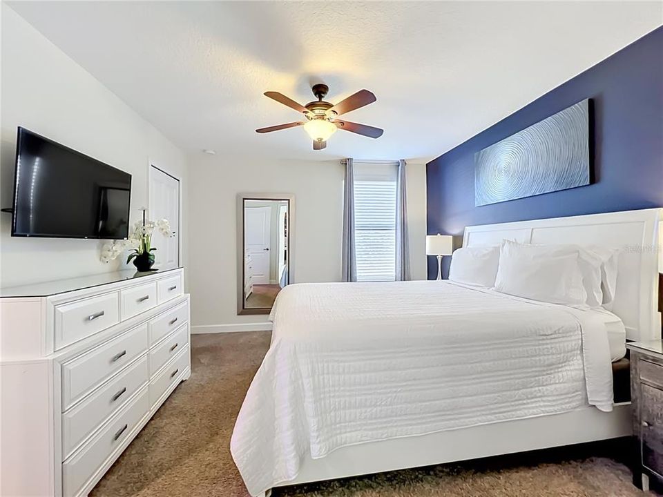 For Sale: $724,800 (8 beds, 5 baths, 3909 Square Feet)