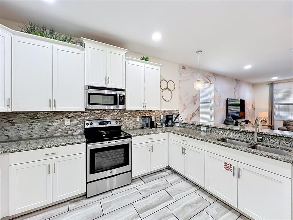 For Sale: $724,800 (8 beds, 5 baths, 3909 Square Feet)