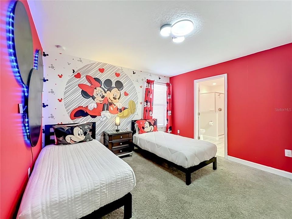 For Sale: $724,800 (8 beds, 5 baths, 3909 Square Feet)