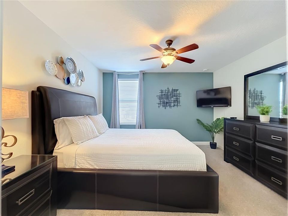 For Sale: $724,800 (8 beds, 5 baths, 3909 Square Feet)