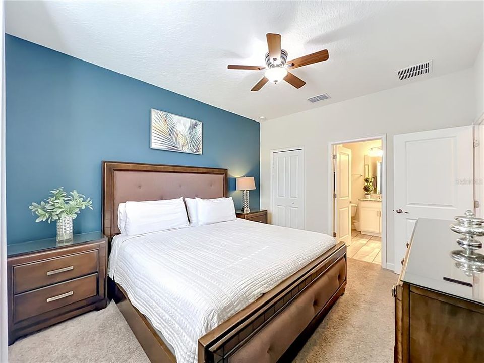 For Sale: $724,800 (8 beds, 5 baths, 3909 Square Feet)