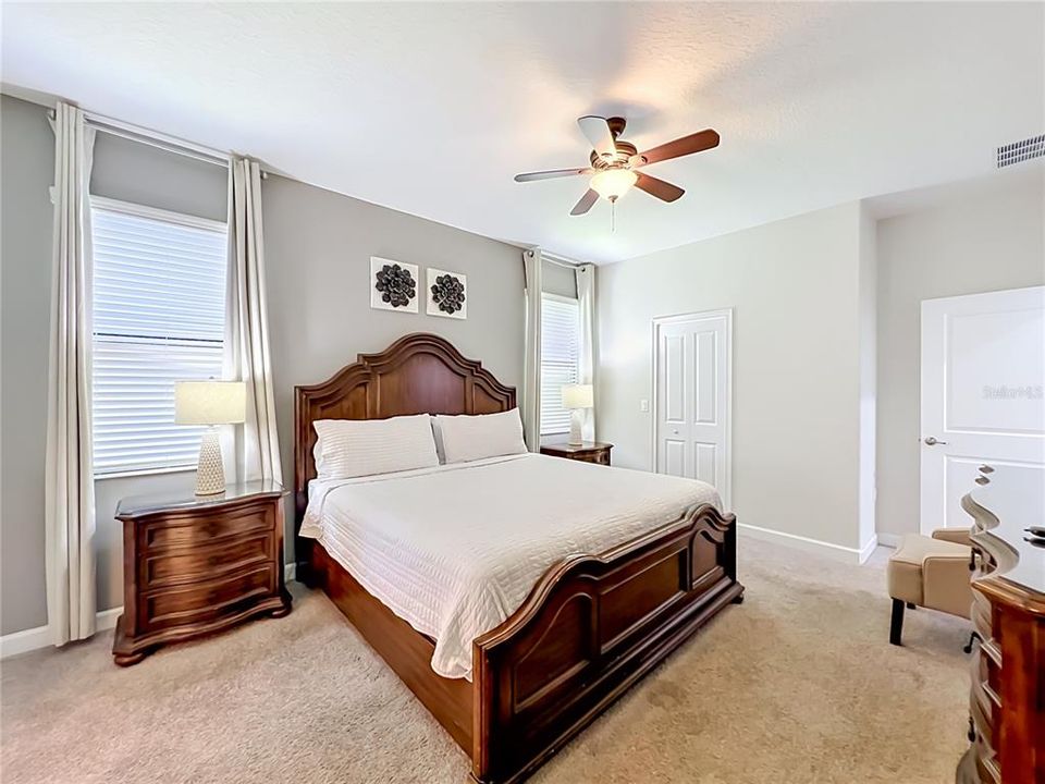 For Sale: $724,800 (8 beds, 5 baths, 3909 Square Feet)