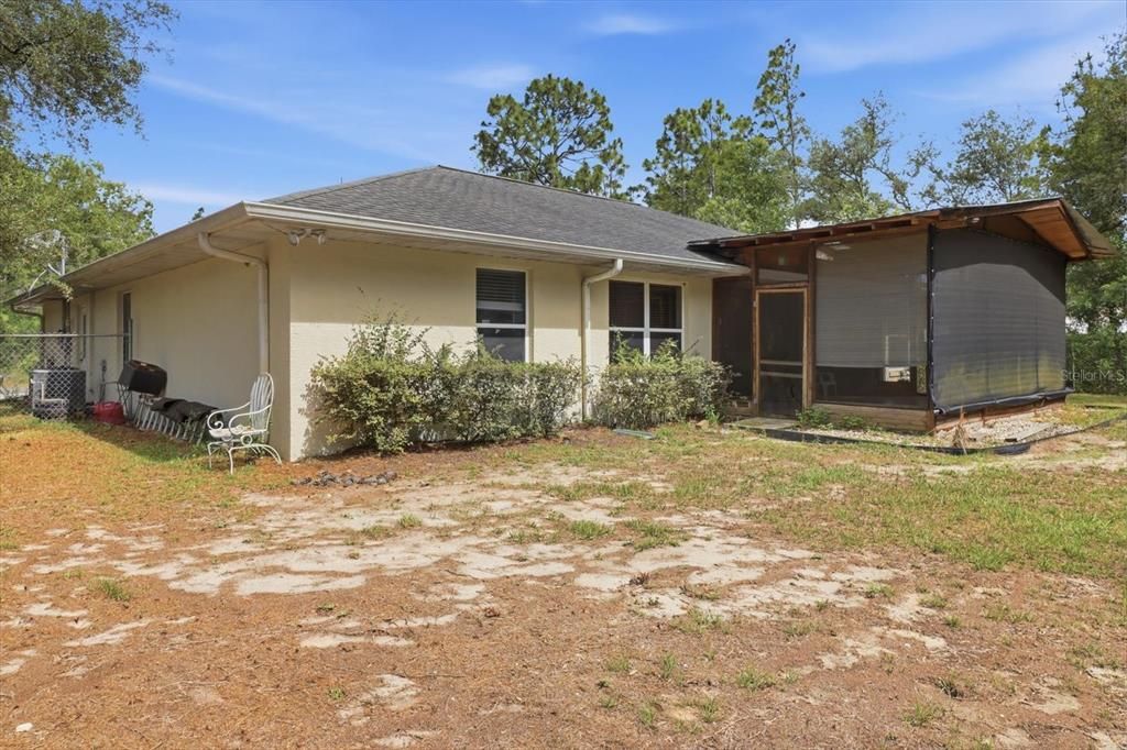 For Sale: $239,000 (3 beds, 2 baths, 1494 Square Feet)