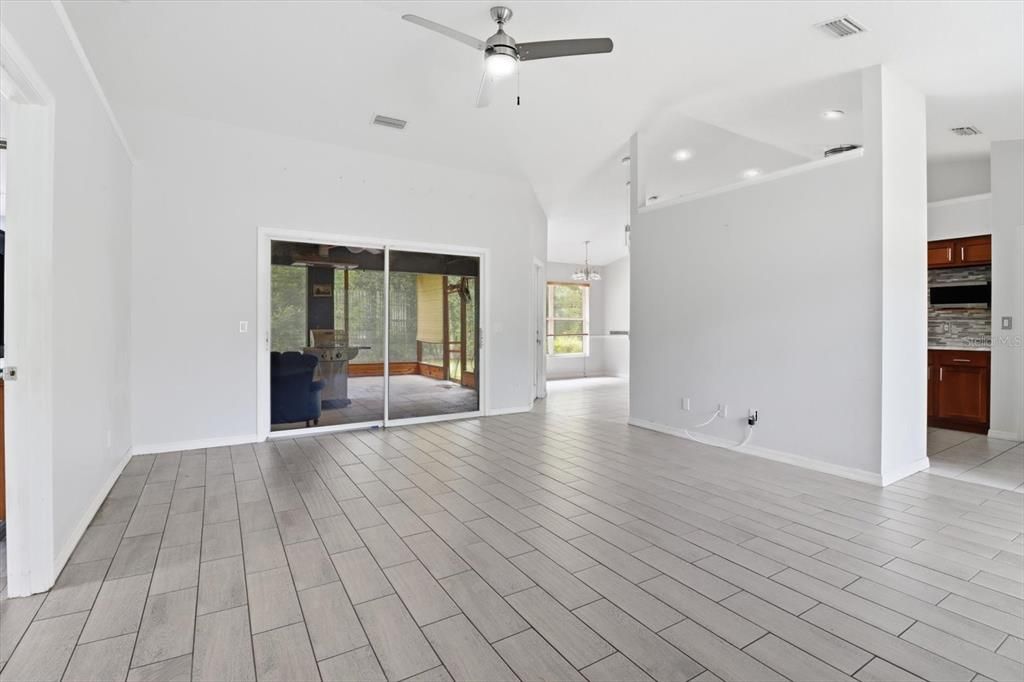 For Sale: $239,000 (3 beds, 2 baths, 1494 Square Feet)