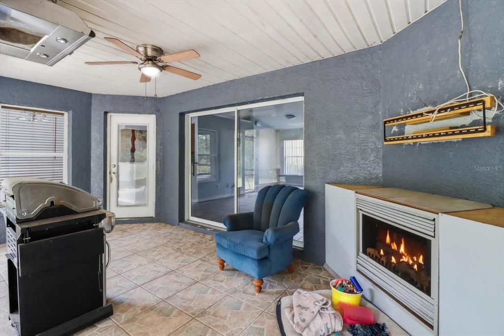 For Sale: $239,000 (3 beds, 2 baths, 1494 Square Feet)