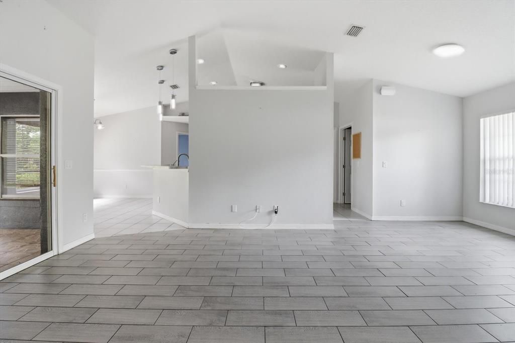 For Sale: $239,000 (3 beds, 2 baths, 1494 Square Feet)
