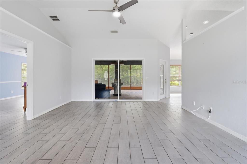 For Sale: $239,000 (3 beds, 2 baths, 1494 Square Feet)