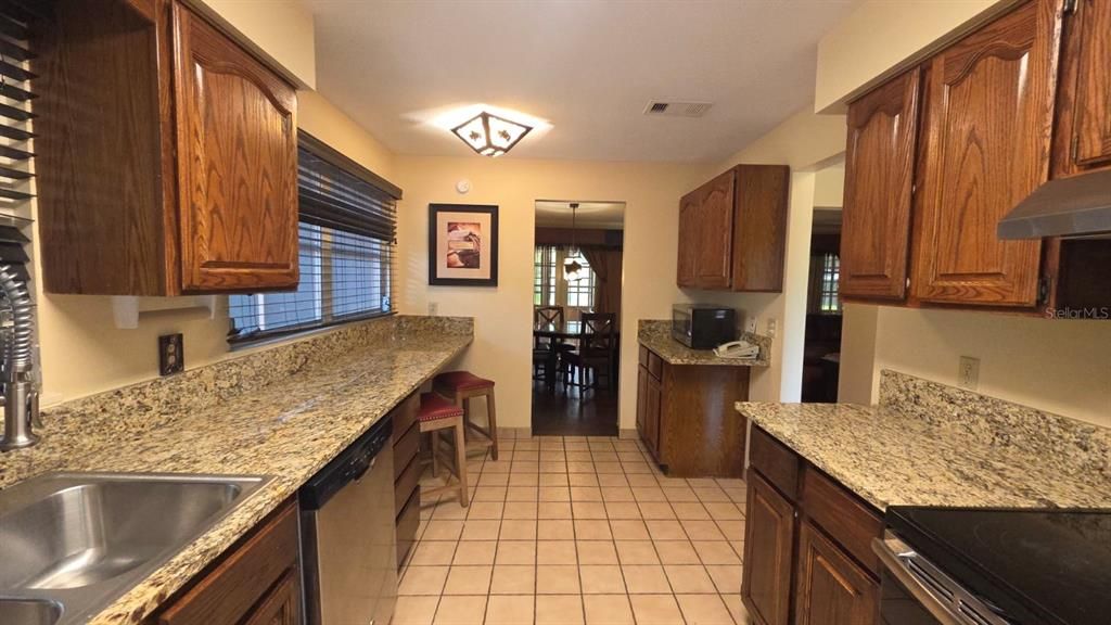For Sale: $239,000 (2 beds, 2 baths, 1506 Square Feet)