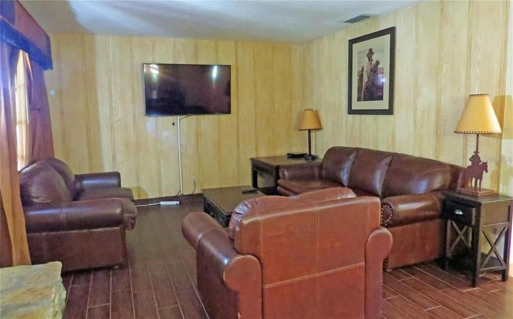For Sale: $239,000 (2 beds, 2 baths, 1506 Square Feet)