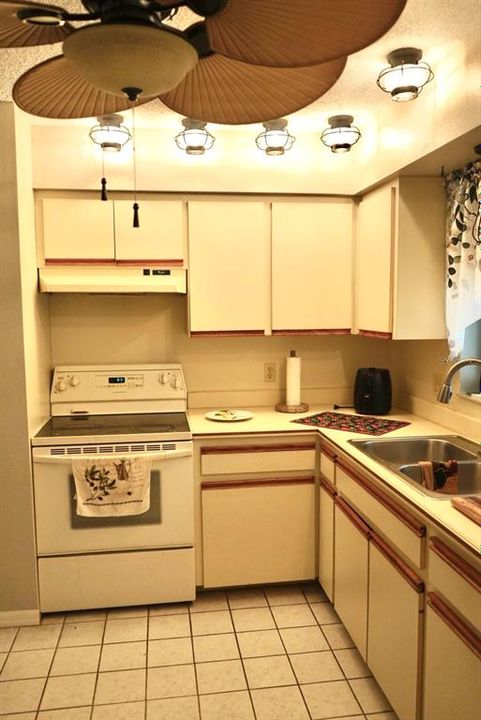 For Sale: $330,000 (3 beds, 2 baths, 1232 Square Feet)