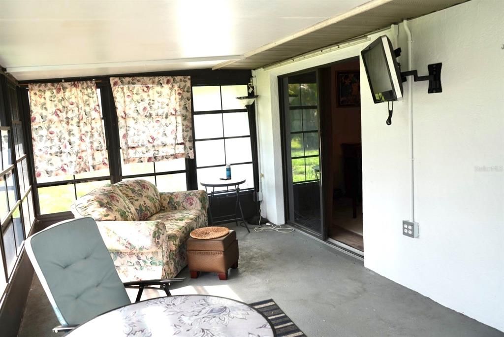 For Sale: $330,000 (3 beds, 2 baths, 1232 Square Feet)