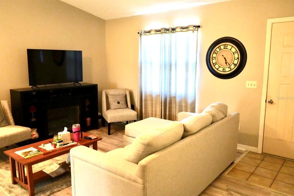 For Sale: $330,000 (3 beds, 2 baths, 1232 Square Feet)