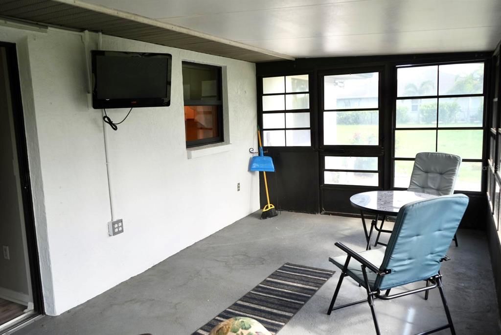For Sale: $330,000 (3 beds, 2 baths, 1232 Square Feet)