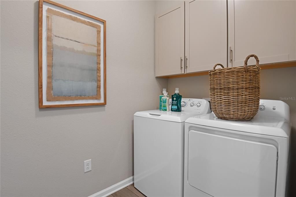 For Sale: $319,997 (4 beds, 3 baths, 1810 Square Feet)