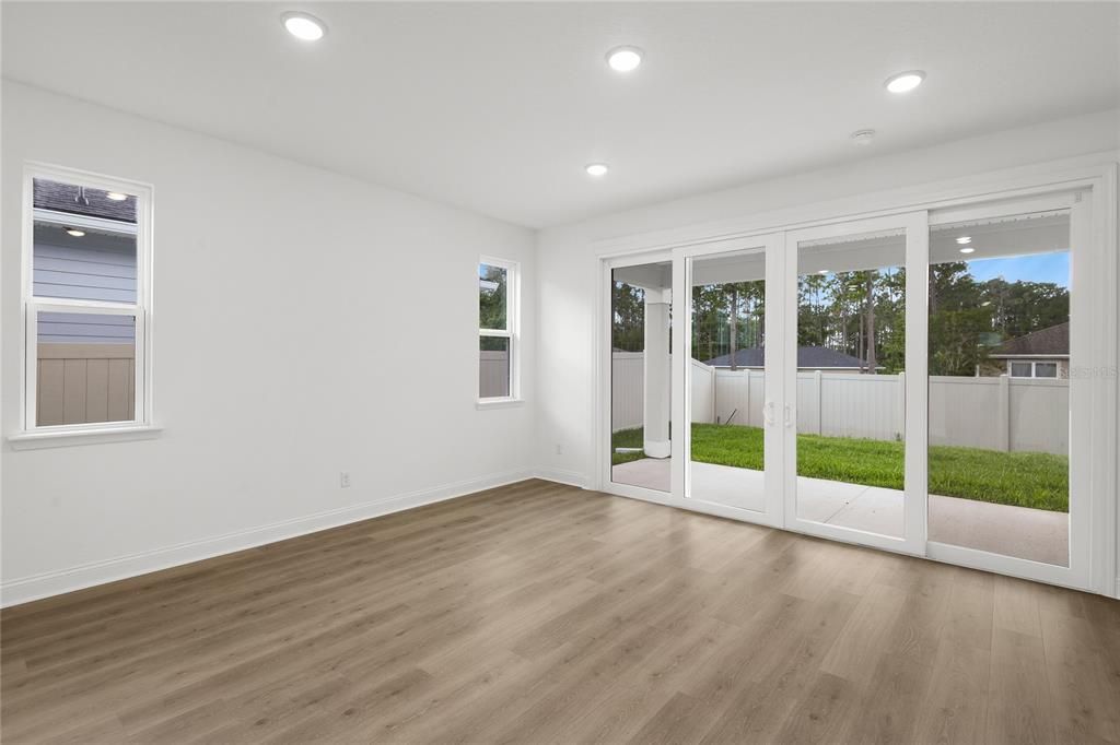 For Sale: $319,997 (4 beds, 3 baths, 1810 Square Feet)