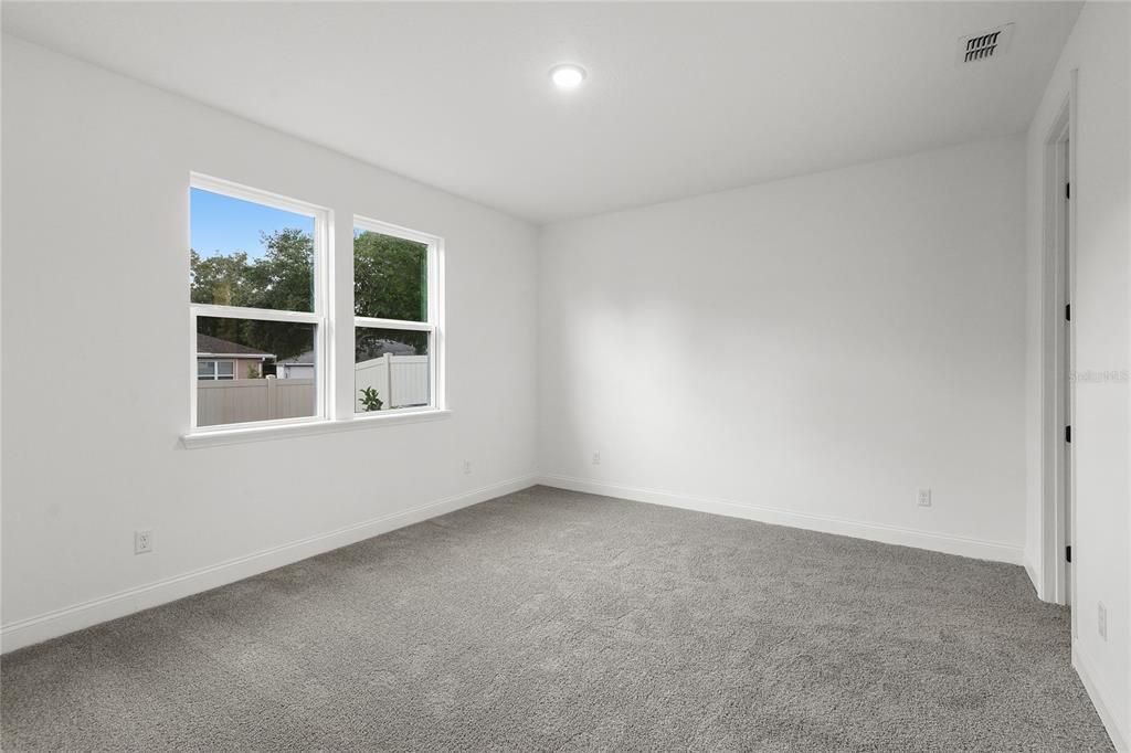 For Sale: $319,997 (4 beds, 3 baths, 1810 Square Feet)