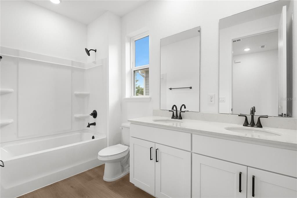 For Sale: $319,997 (4 beds, 3 baths, 1810 Square Feet)