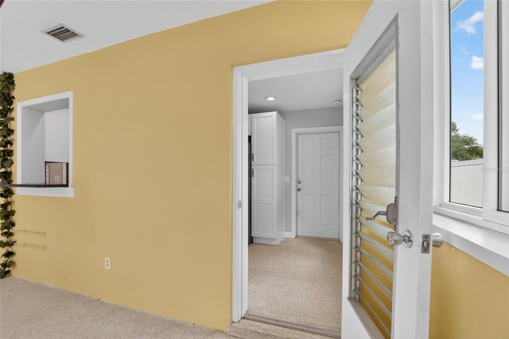 Active With Contract: $325,000 (2 beds, 2 baths, 1122 Square Feet)