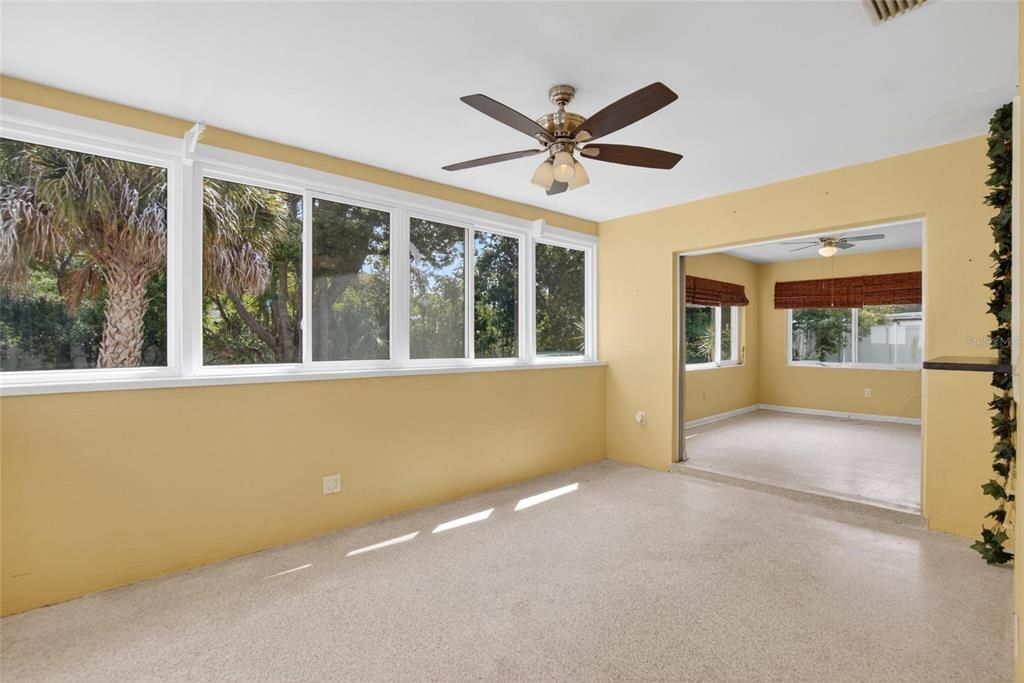 Active With Contract: $325,000 (2 beds, 2 baths, 1122 Square Feet)