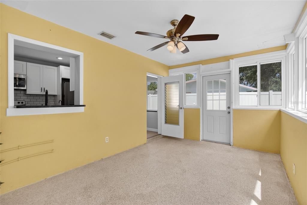Active With Contract: $325,000 (2 beds, 2 baths, 1122 Square Feet)