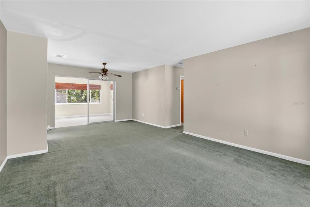 Active With Contract: $325,000 (2 beds, 2 baths, 1122 Square Feet)
