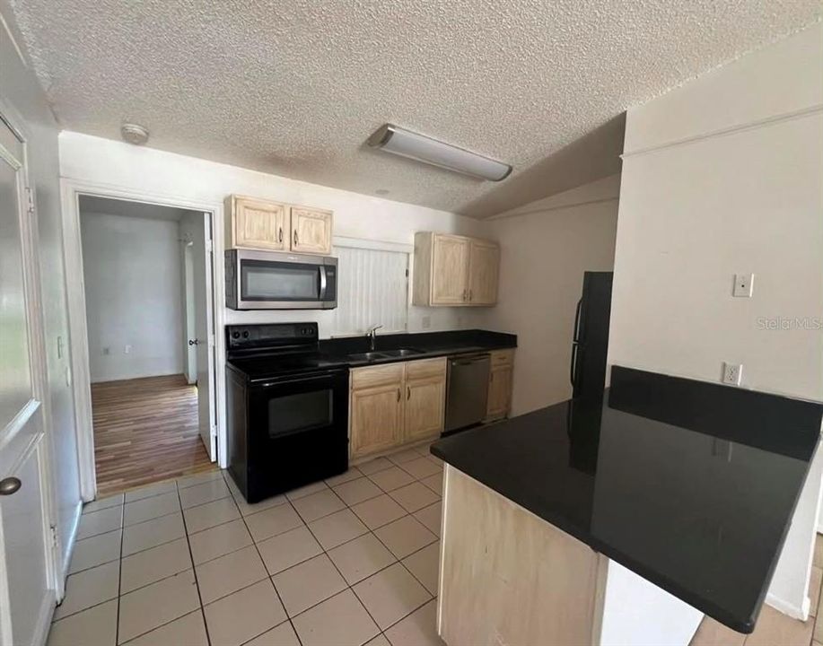 В аренду: $1,750 (3 спален, 2 ванн, 1124 Квадратных фут)