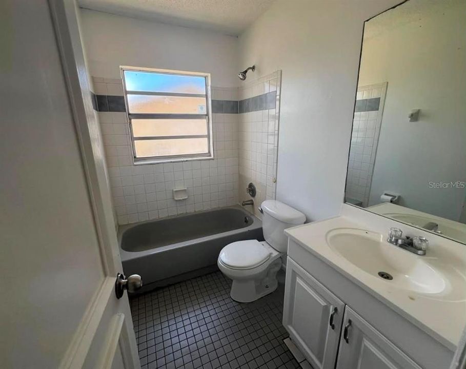 В аренду: $1,750 (3 спален, 2 ванн, 1124 Квадратных фут)